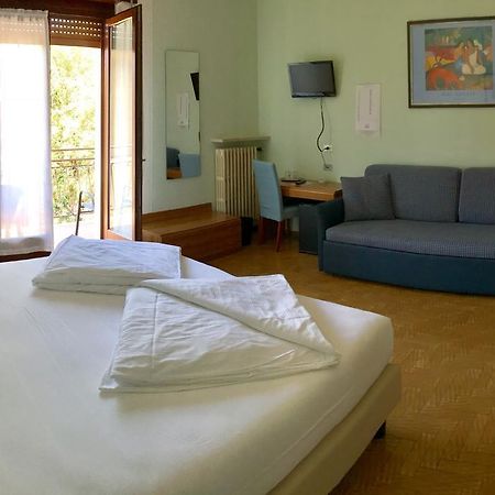 Locanda Speranza Torri Del Benaco Buitenkant foto