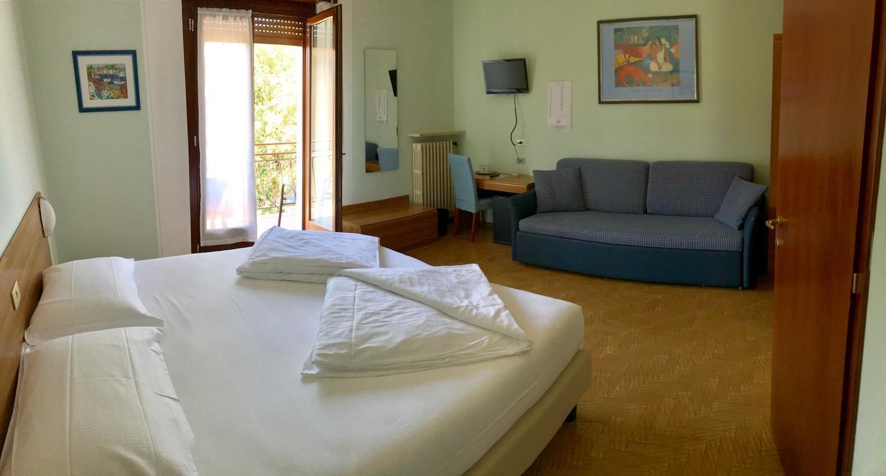 Locanda Speranza Torri Del Benaco Buitenkant foto